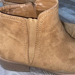 Brown Time tru boots -memory foam and zipper